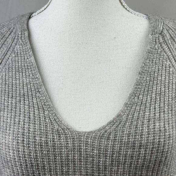Allaway 100% Cashmere Gray V Neck Sweater Size M Shaker Knit - Picture 3 of 11